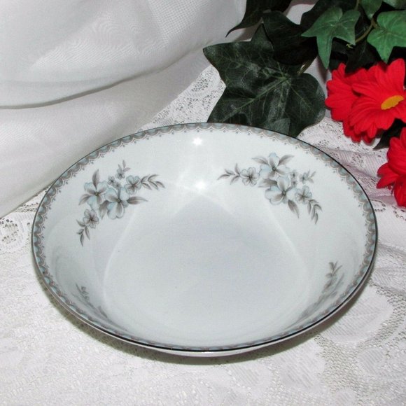 Mikasa Alicia 9" Vintage Bone China Serving Bowl 9359 Blue Flowers Japan - Picture 4 of 8